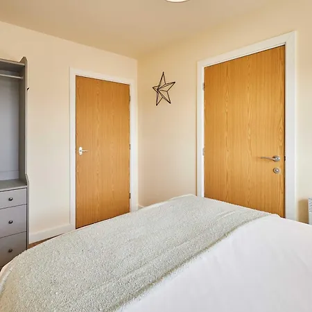 Host & - Benedictine Suite, Flat 9 휫비