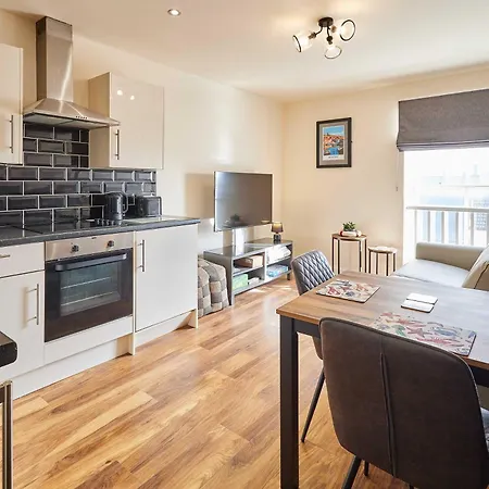 Host & - Benedictine Suite, Flat 9 * Whitby
