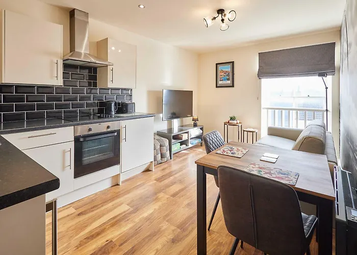 Host & - Benedictine Suite, Flat 9 * Whitby